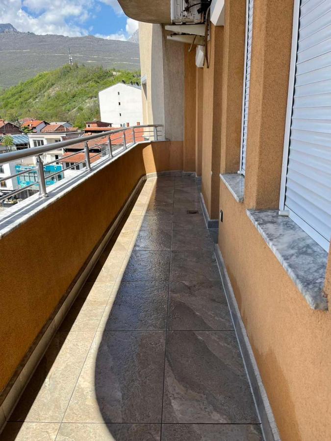 Apartment Alpi Pejë Esterno foto